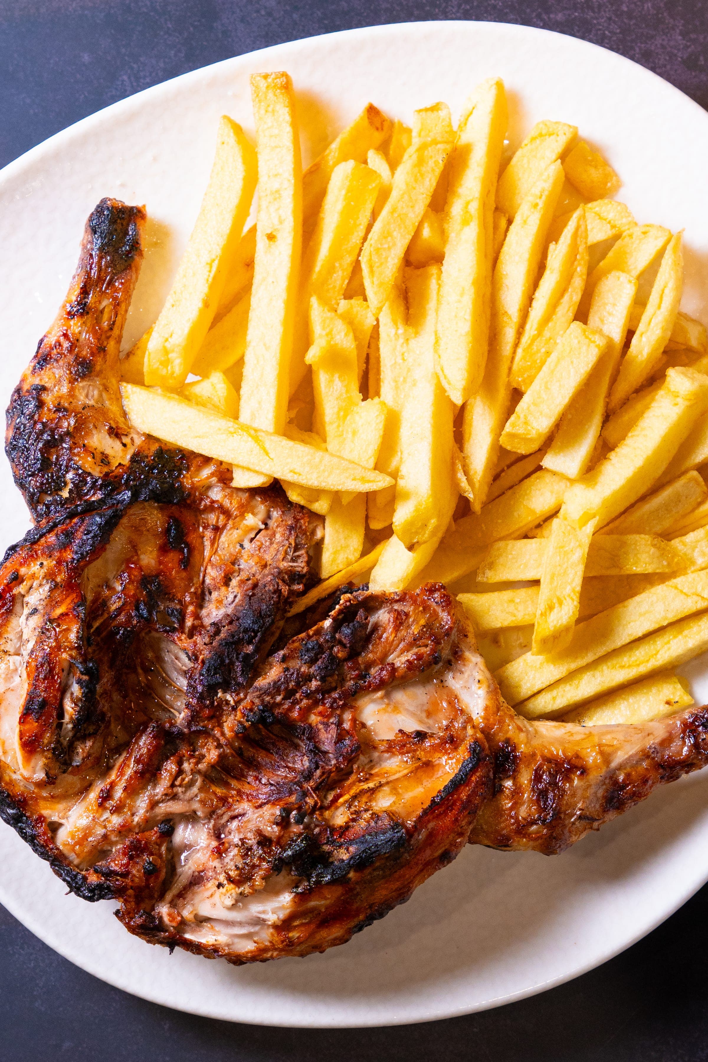 Carne a la brasa a domicilio en Vigo — Delfín Delivery